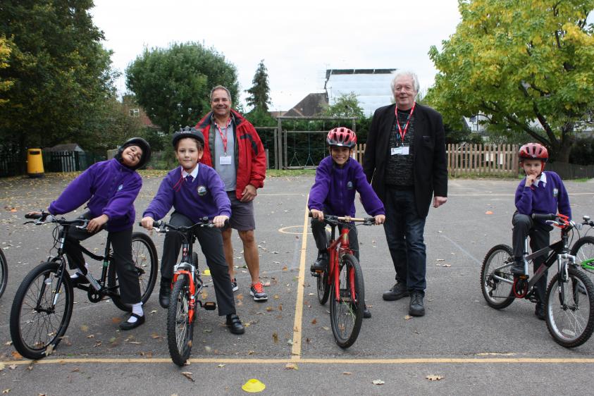 Cllr Rawlings with pupils from Sunnyfields Primary